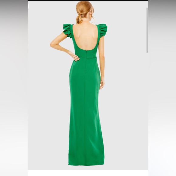 IEENA FOR MAC DUGGAL
Green Ruffle Cap Sleeve Open Back Column Gown 14 - Picture 8 of 14